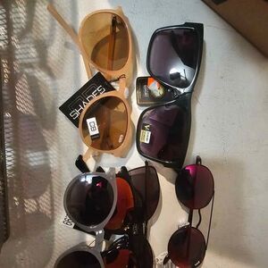 Bundle of new sunglasses